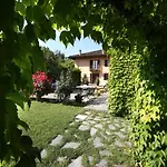 مزرعة للإقامة Cascina Delle Rose بارباريسكو