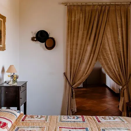 Cascina Delle Rose Κατάλυμα σε φάρμα Barbaresco